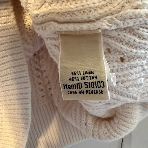 L.L. Bean Women's Light Cream Crew Neck Sweater - Picture 4 of 4
